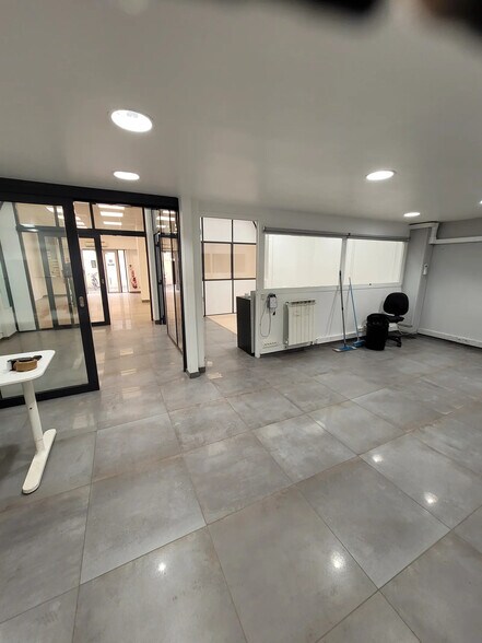 Local commercial dans Lyon à vendre - Photo de l’immeuble – Image 3 sur 5
