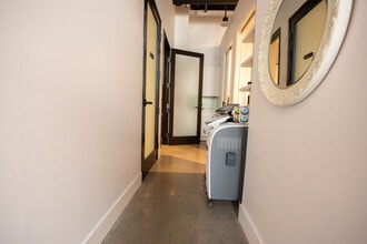 421 N Rodeo Dr, Beverly Hills, CA à louer Photo intérieure– Image 2 sur 15