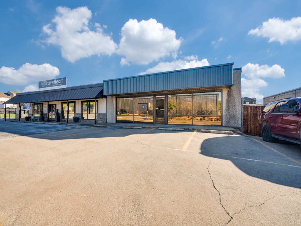 1018 W Main St, Arlington, TX à louer Photo intérieure– Image 1 sur 18