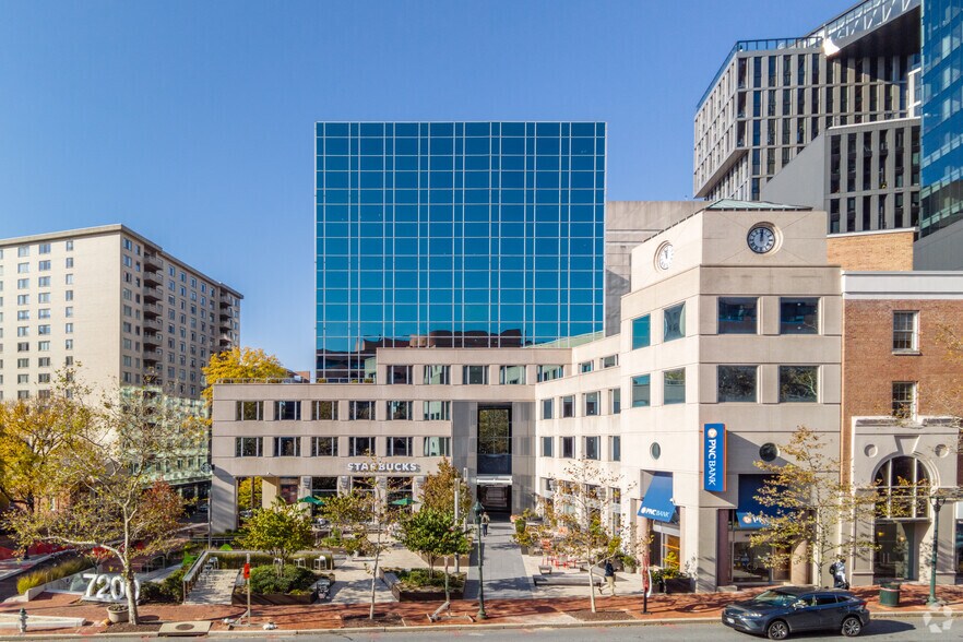 7200 Wisconsin Ave, Bethesda, MD à louer - Photo de l’immeuble – Image 2 sur 19