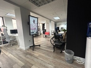 33 SW 2nd Ave, Miami, FL à louer Photo intérieure– Image 2 sur 12