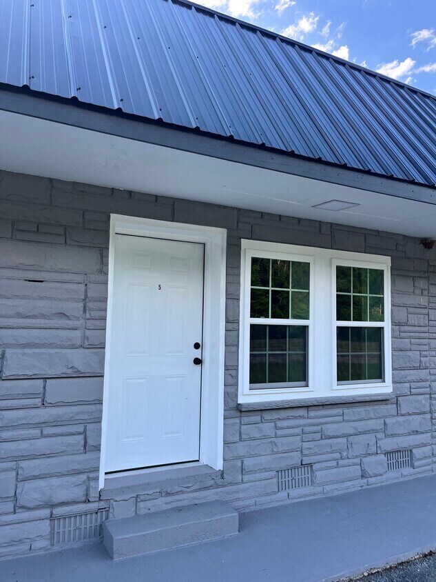 697 Rhea County Hwy, Dayton, TN à louer Photo principale– Image 1 sur 8