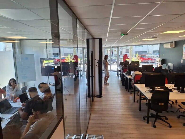 Local commercial dans Cenon à louer - Photo intérieure – Image 2 sur 6