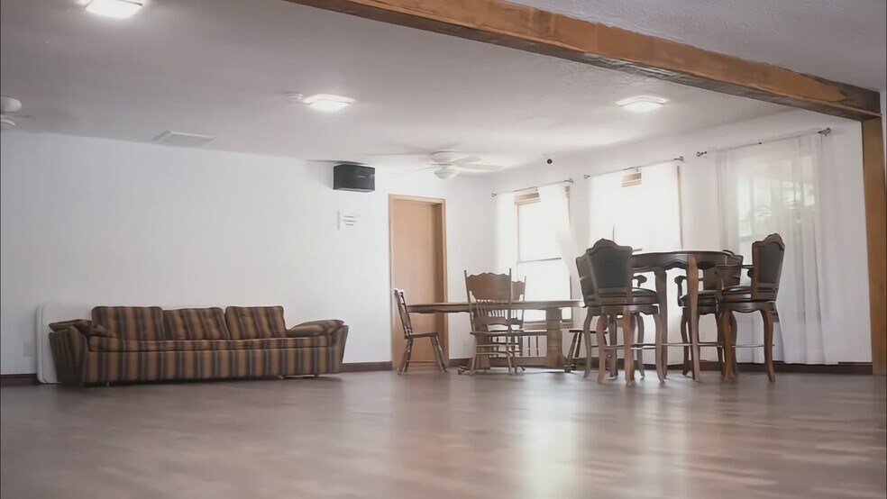 402 Mae Orr St, Enfield, IL à vendre - Vidéo sur l’annonce professionnelle – Image 2 sur 22