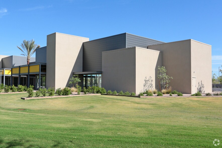 1245 S Price Rd, Chandler, AZ à louer - Photo de l’immeuble – Image 3 sur 16