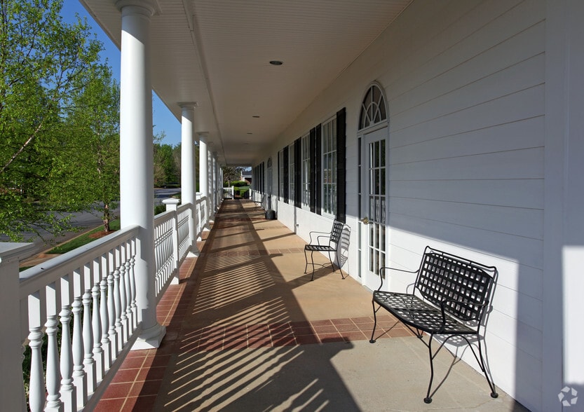 106 York Way, Bermuda Run, NC à louer - Photo de l’immeuble – Image 3 sur 11