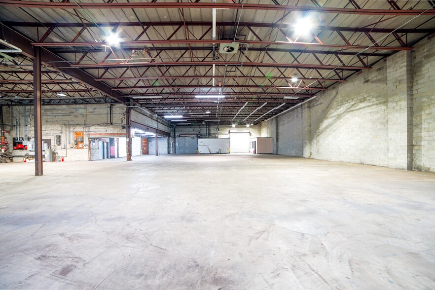 201 Ferris Ave, White Plains, NY à louer - Photo de l’immeuble – Image 3 sur 18