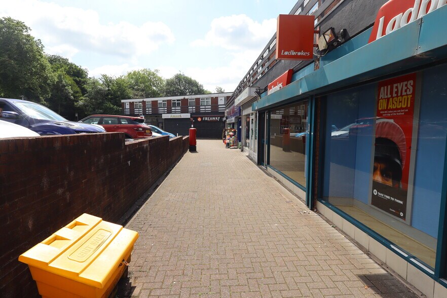 Newhey Rd, Rochdale à louer - Photo de l’immeuble – Image 3 sur 7