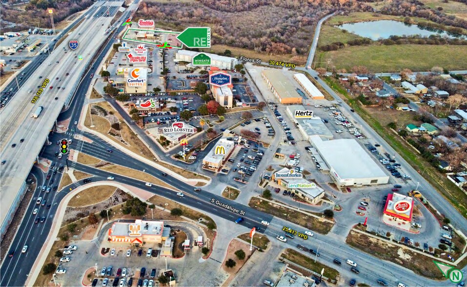 310 S Interstate 35, San Marcos, TX à louer - Photo de l’immeuble – Image 3 sur 8