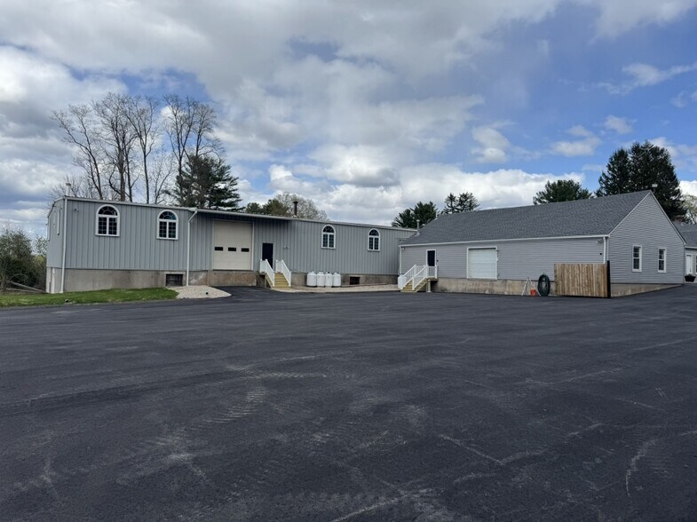14 Emily Rd, East Windsor, CT à vendre - Photo de l’immeuble – Image 3 sur 16
