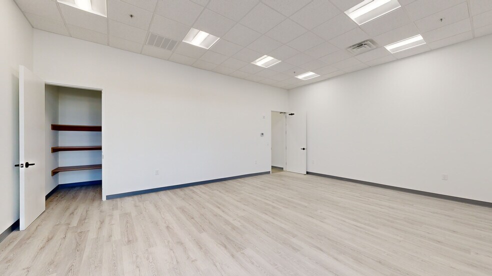 315 Roycefield Rd, Hillsborough, NJ à louer - Numérisation 3D Matterport – Image 3 sur 15