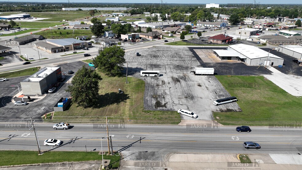 Grand Ave and Fairlawn Ave, Carthage, MO à louer - Photo de l’immeuble – Image 3 sur 10