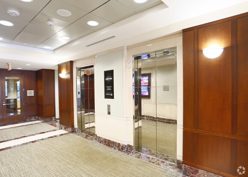 13777 Ballantyne Corporate Pl, Charlotte, NC à louer - Hall d’entrée – Image 2 sur 6