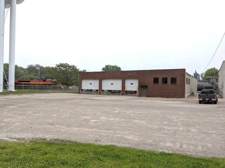 1051 E Garfield Ave, Decatur, IL à vendre - Photo de l’immeuble – Image 3 sur 8