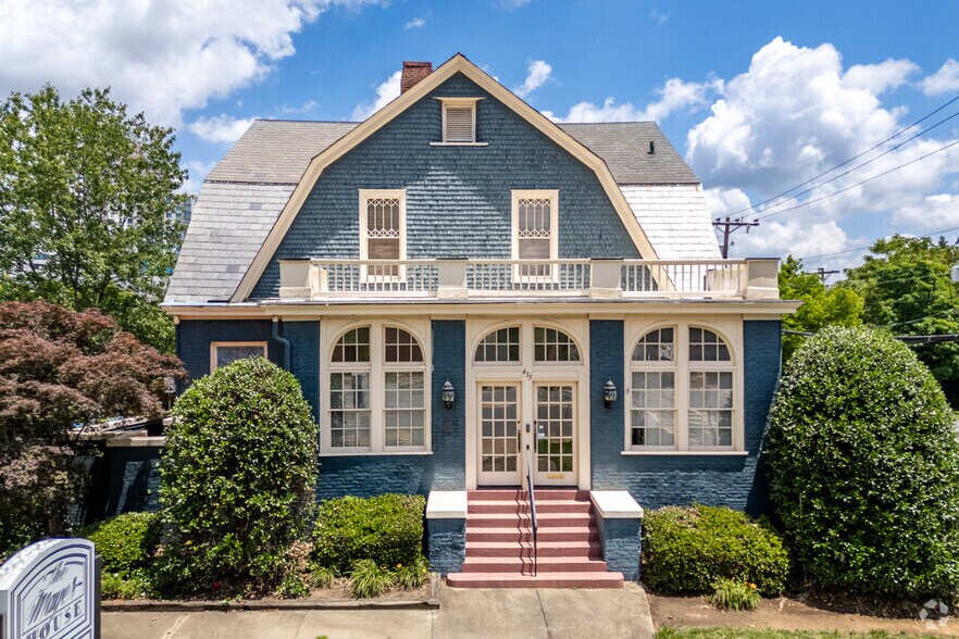 435 E Morehead St, Charlotte, NC à vendre - Photo de l’immeuble – Image 2 sur 7