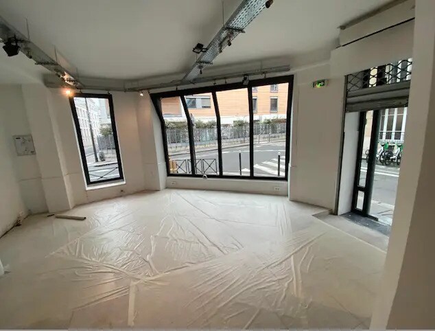 Local commercial dans Paris à louer - Photo de l’immeuble – Image 3 sur 6