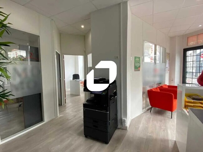 Plus de détails pour Bureau à vendre