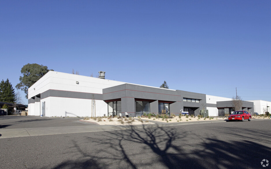 430 Aaron St, Cotati, CA à louer - Photo de l’immeuble – Image 1 sur 1