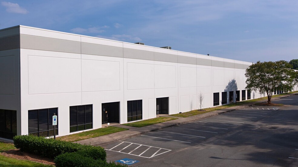 2700 N Hutchison-McDonald, Charlotte, NC à louer - Photo de l’immeuble – Image 3 sur 13