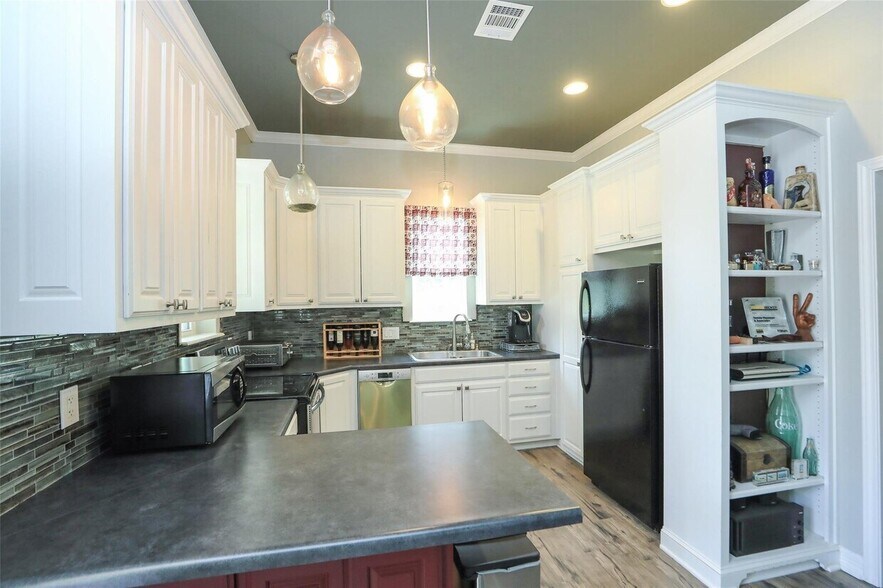 12126 Zion Rd, Tomball, TX à vendre - Photo intérieure – Image 2 sur 6