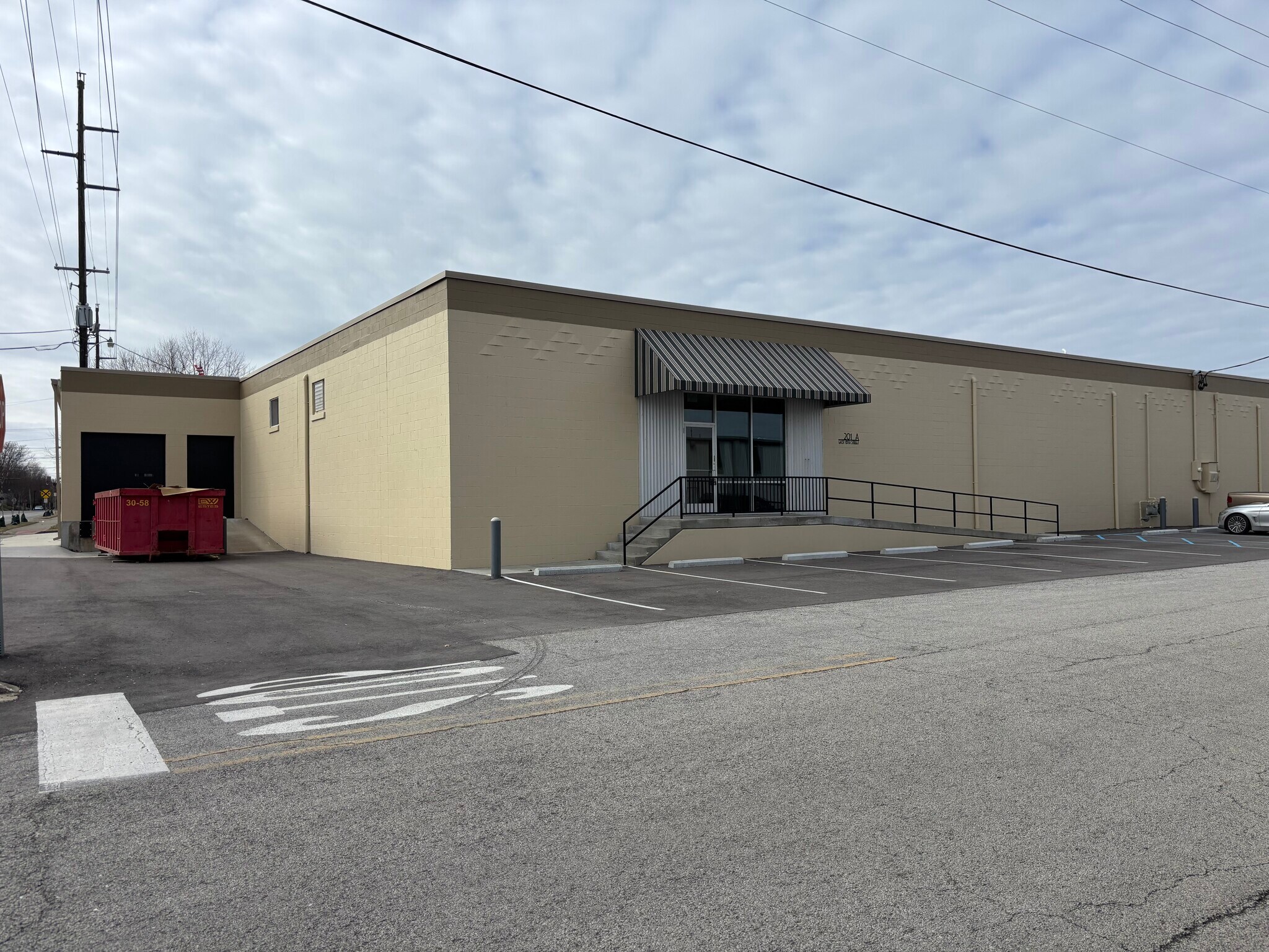 201 E 18th St, New Albany, IN à louer Photo intérieure– Image 1 sur 1