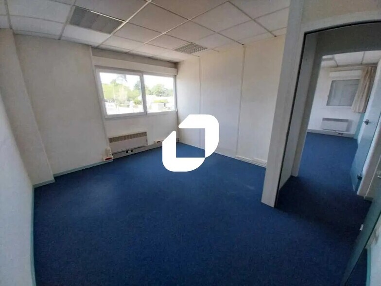 Bureau dans Eysines à louer - Photo de l’immeuble – Image 2 sur 10