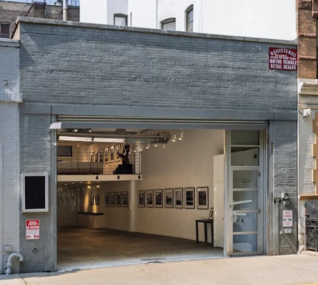 137 Perry St, New York, NY à louer - Photo de l’immeuble – Image 3 sur 14