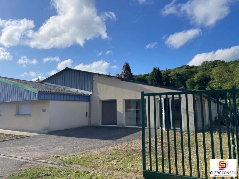 Local d'activités dans Saint-Aubin-sur-Gaillon à vendre - Photo de l’immeuble – Image 2 sur 17