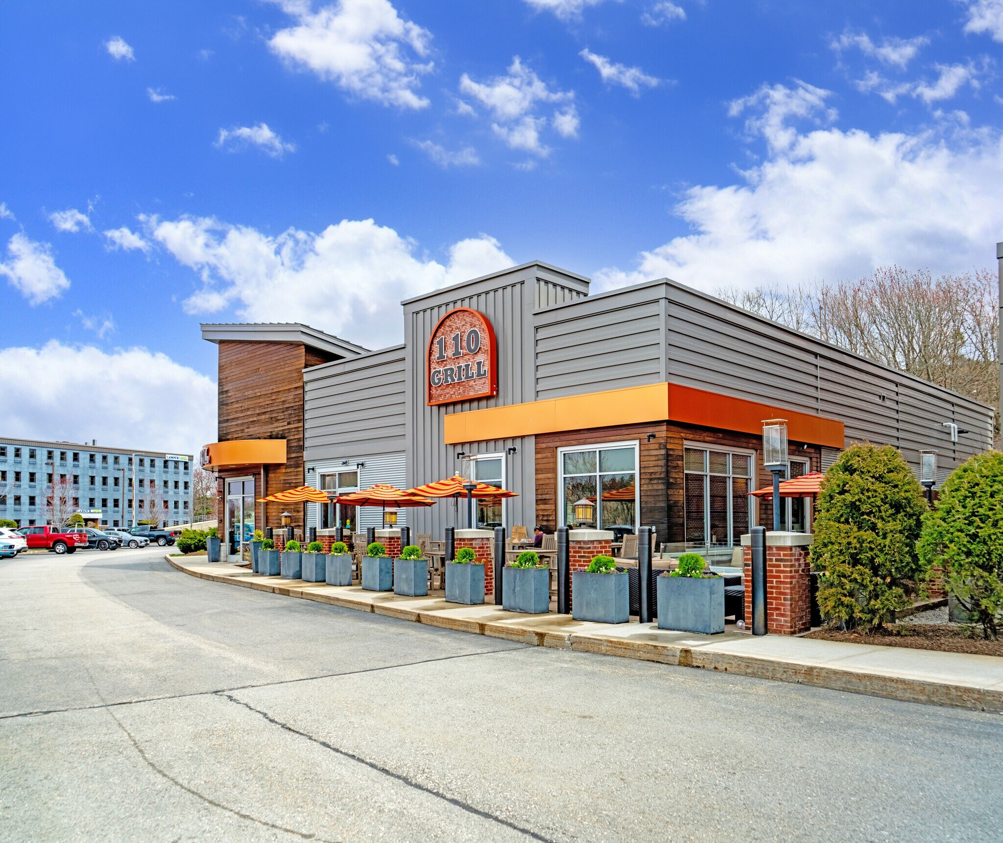 170 Forbes Rd, Braintree, MA à vendre Photo principale– Image 1 sur 7