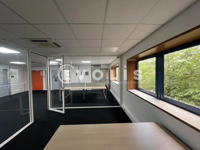 31 Rue De L'Universite, Noisy-le-Grand à louer - Photo de l’immeuble – Image 1 sur 14