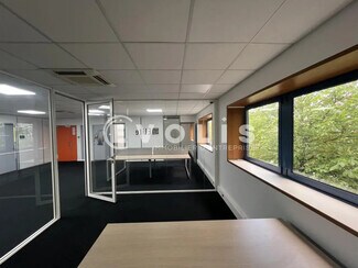 Plus de détails pour 31 Rue De L'Universite, Noisy-le-Grand - Bureau à louer