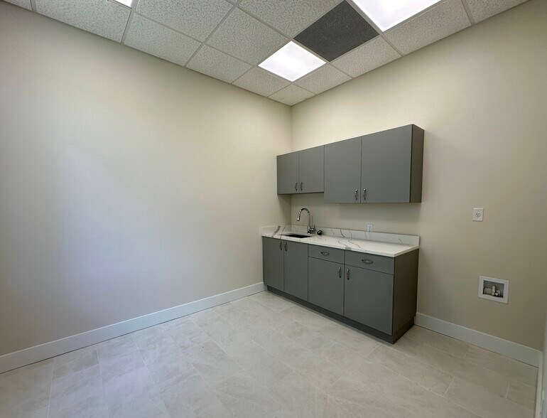 3821 Woodbriar Trl, Port Orange, FL à louer - Photo intérieure – Image 2 sur 17