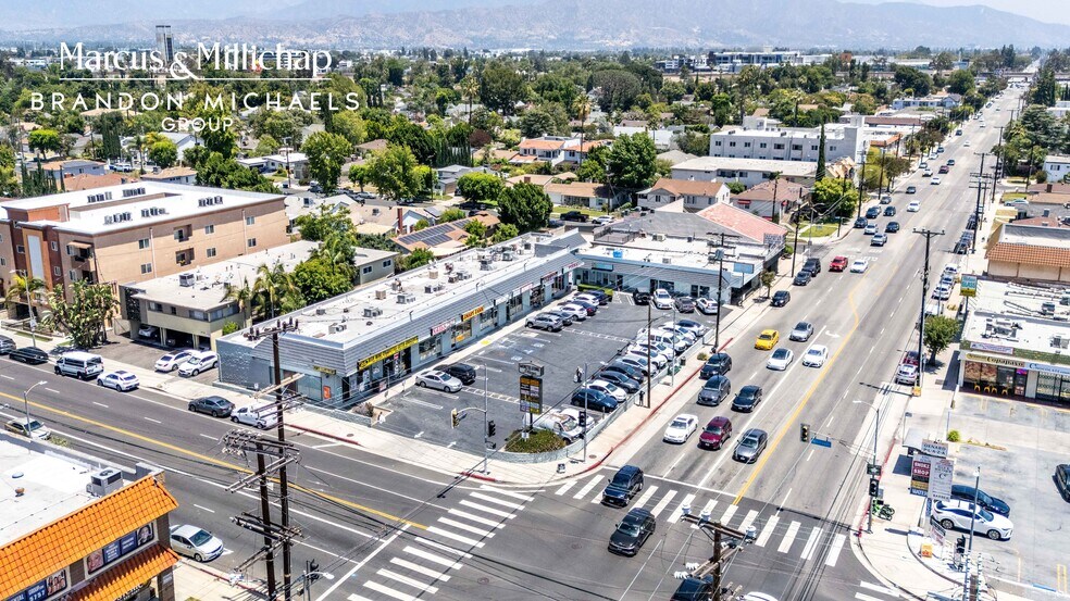 12439-12463 Oxnard St, North Hollywood, CA à vendre - Photo de l’immeuble – Image 1 sur 10