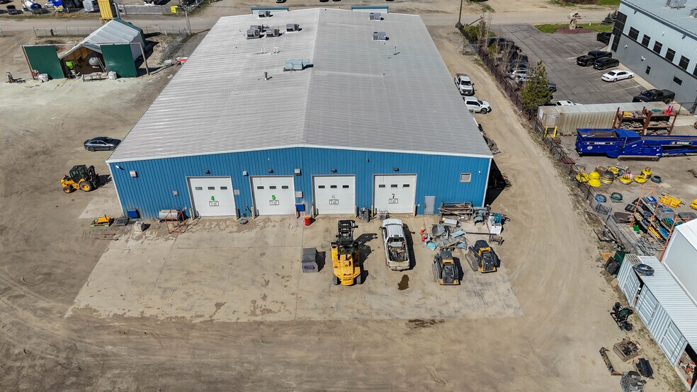 609B Mccool Street, Crossfield, Crossfield, AB à louer - Photo de l’immeuble – Image 2 sur 7