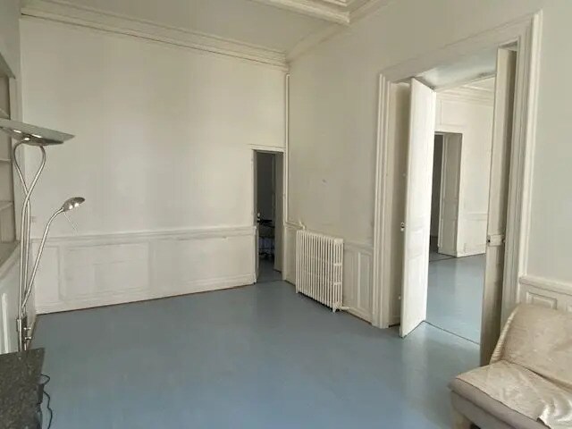 Local commercial dans Paris à louer - Photo de l’immeuble – Image 3 sur 8