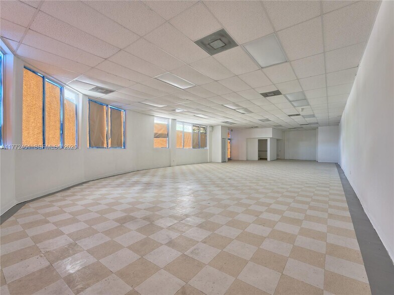 6211 NW 7th Ave, Miami, FL à louer - Photo de l’immeuble – Image 2 sur 10