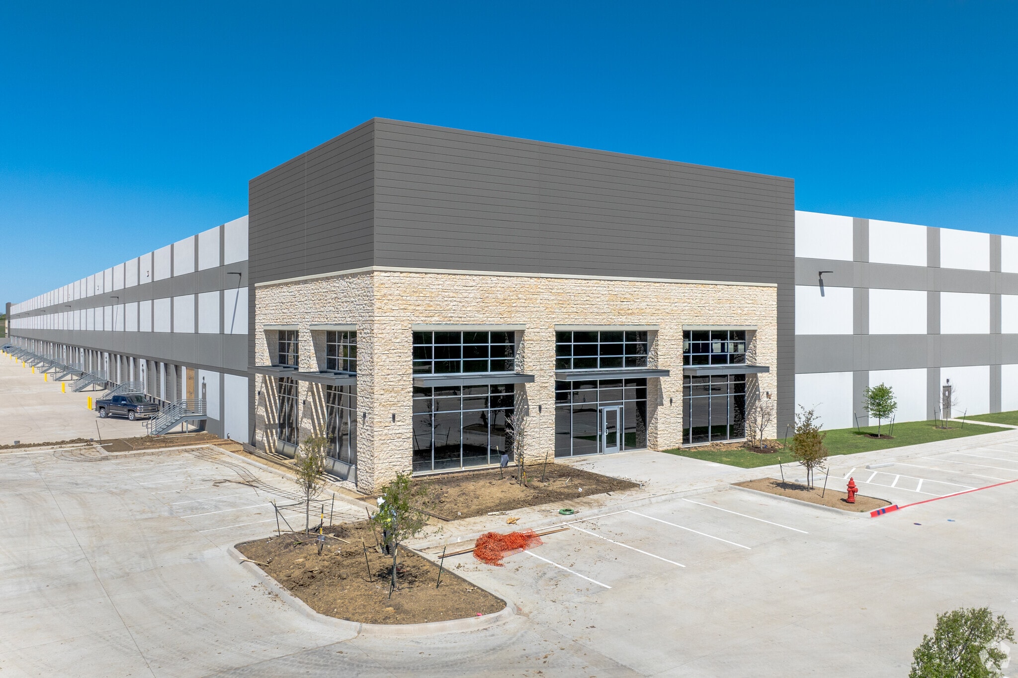 3333 W University Dr, Denton, TX à louer Photo principale– Image 1 sur 8