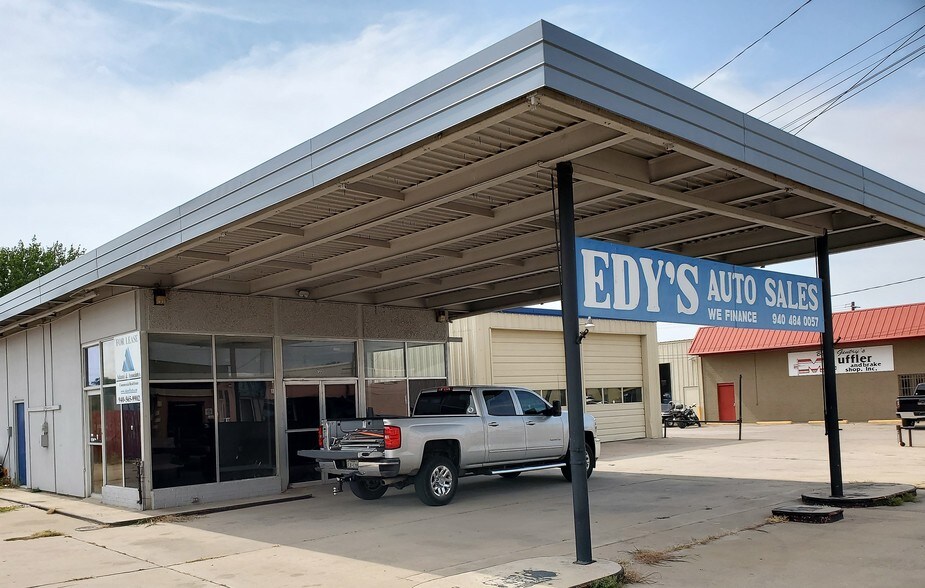 720 S Locust St, Denton, TX à vendre - Photo de l’immeuble – Image 1 sur 9