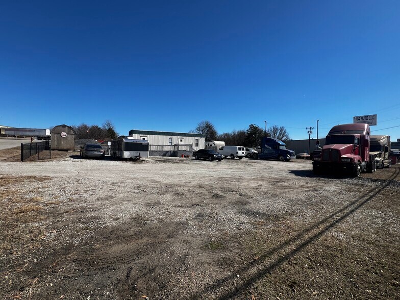 1877A S Carolina 14, Greer, SC à vendre - Photo principale – Image 1 sur 4