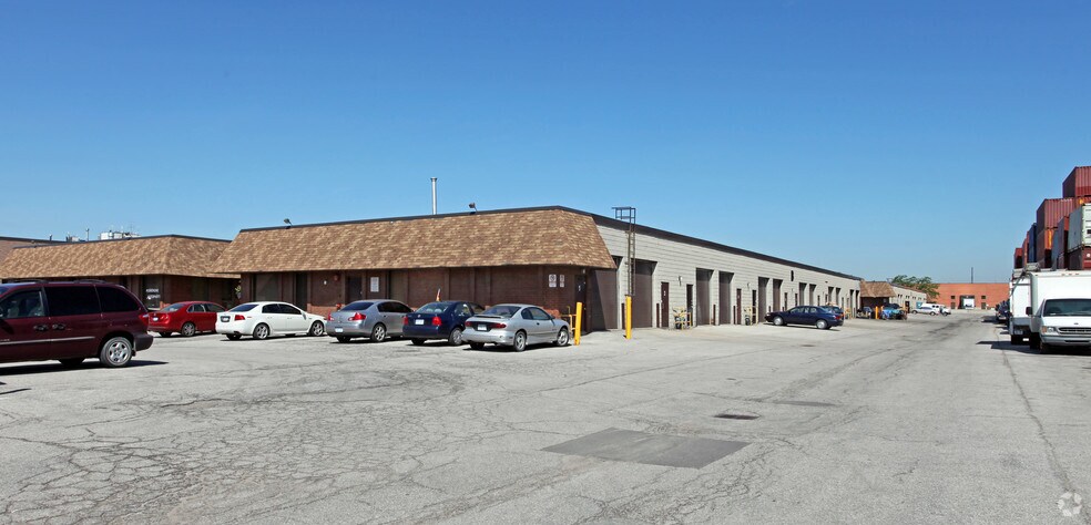 1585 Britannia Rd E, Mississauga, ON à louer - Photo principale – Image 1 sur 2