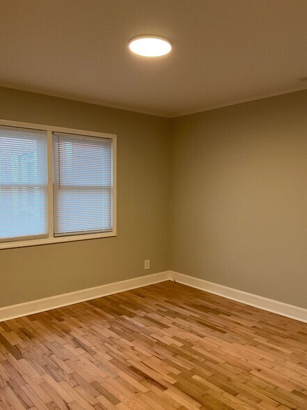 302 S Broad St, Gastonia, NC à vendre - Photo intérieure – Image 3 sur 5
