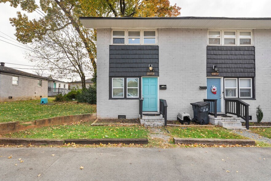 2301 Julia Ave, Charlotte, NC à vendre - Photo de l’immeuble – Image 2 sur 12