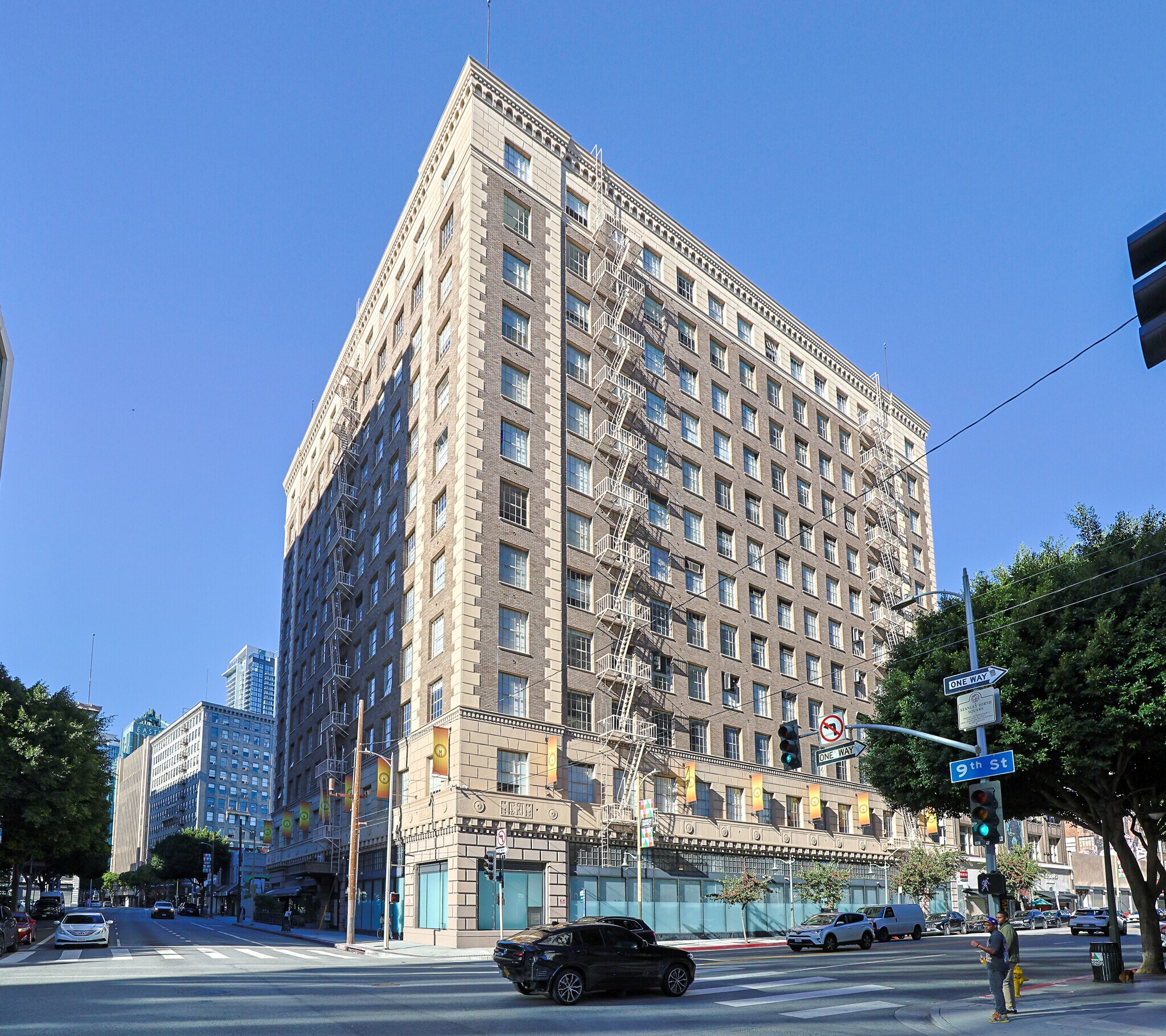 127 E 9th St, Los Angeles, CA à louer Photo principale– Image 1 sur 19