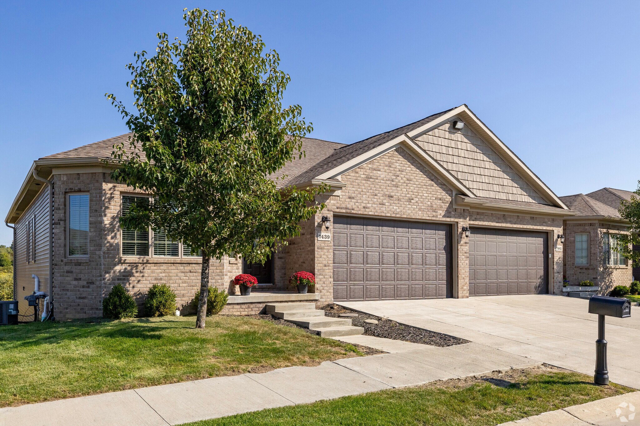 1243 Main Gate Dr, Davison, MI à vendre Photo principale– Image 1 sur 32