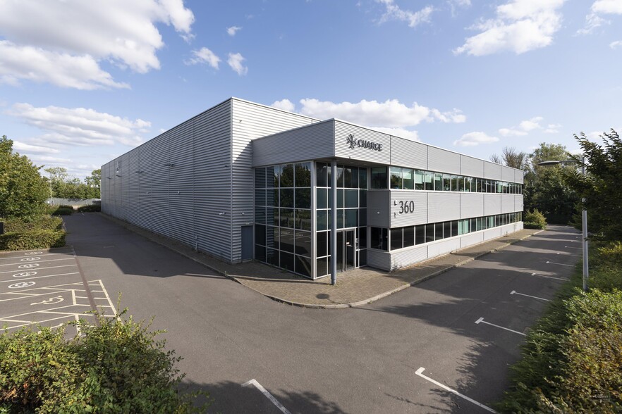 360 Stockley Clos, West Drayton à louer - Photo de l’immeuble – Image 1 sur 6