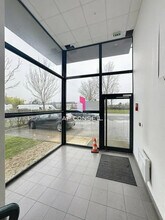Local d’activités dans Élancourt à louer Photo intérieure– Image 2 sur 4