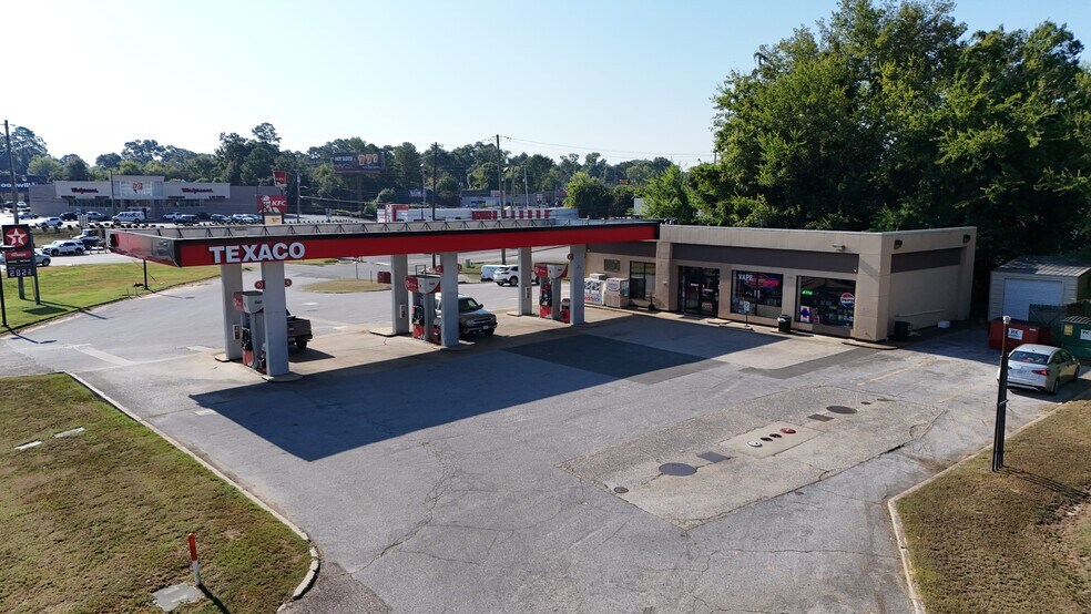 MidState Petroleum | 6 AL Locations portefeuille de 6 biens à vendre sur LoopNet.fr - Photo de l’immeuble – Image 2 sur 6