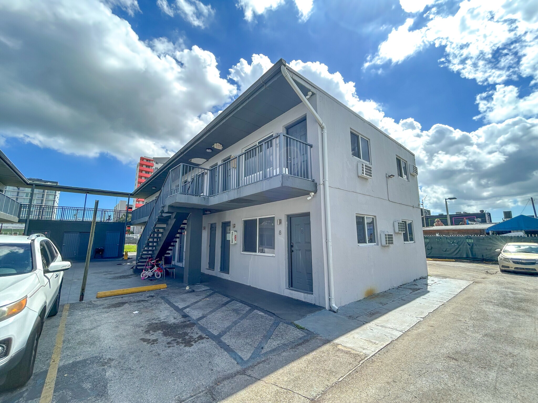 734 NW 80th St, Miami, FL à vendre Photo principale– Image 1 sur 16