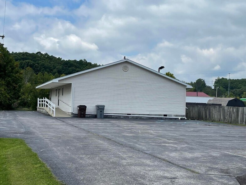 436 Main st, Stanton, KY à louer - Photo de l’immeuble – Image 2 sur 2