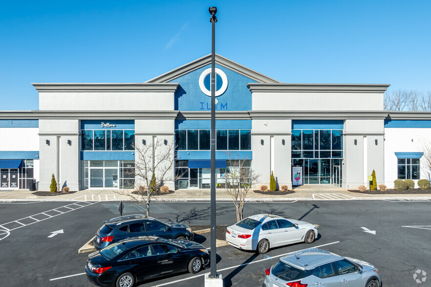 601 N Polk St, Pineville, NC à louer - Photo principale – Image 1 sur 2